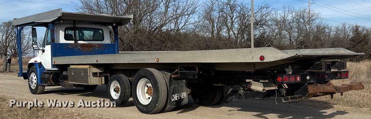 image for item ET4129 2004 International 4400 SBA  rollback truck