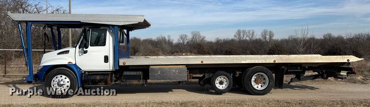 image for item ET4129 2004 International 4400 SBA  rollback truck