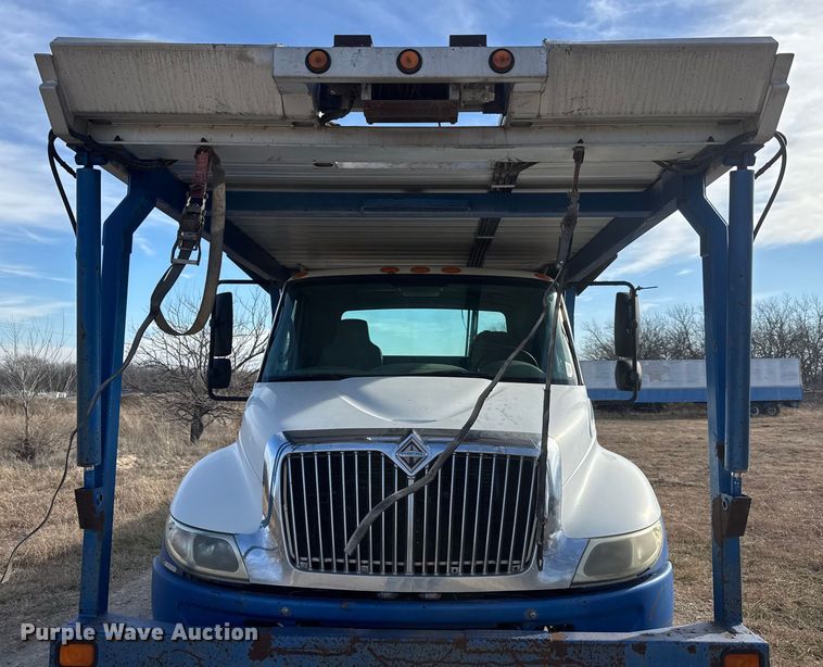 image for item ET4129 2004 International 4400 SBA  rollback truck