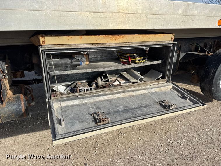 image for item ET4129 2004 International 4400 SBA  rollback truck