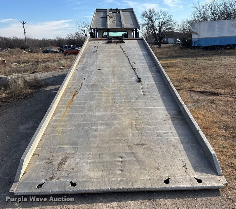 image for item ET4129 2004 International 4400 SBA  rollback truck