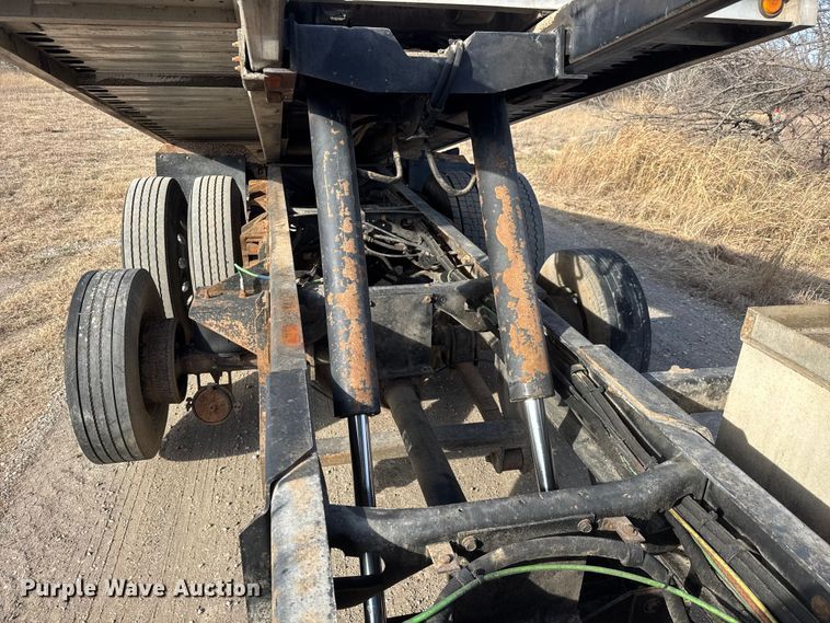 image for item ET4129 2004 International 4400 SBA  rollback truck