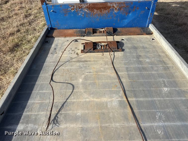 image for item ET4129 2004 International 4400 SBA  rollback truck