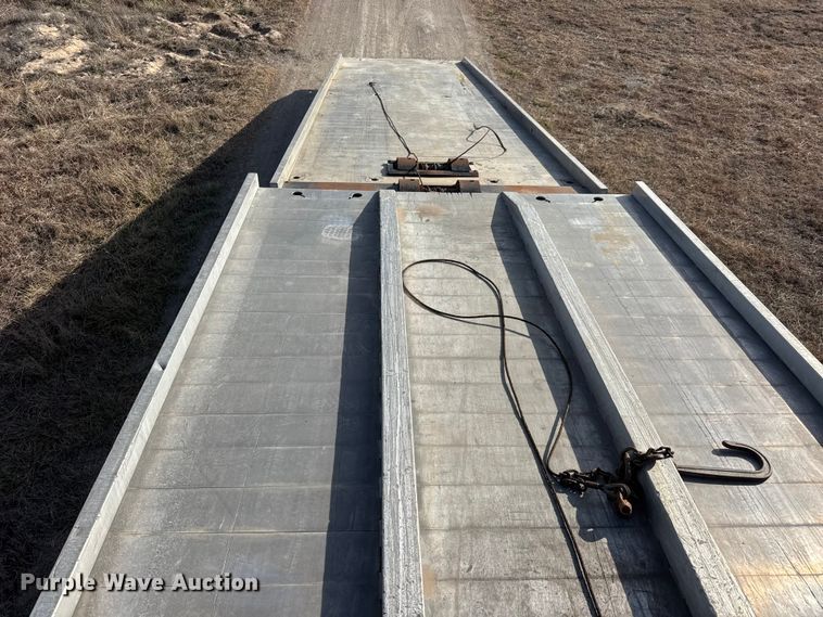 image for item ET4129 2004 International 4400 SBA  rollback truck