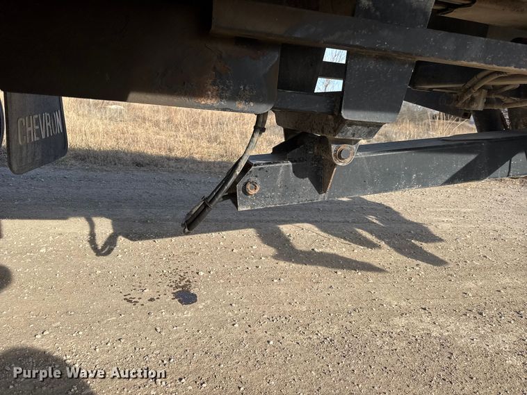 image for item ET4129 2004 International 4400 SBA  rollback truck