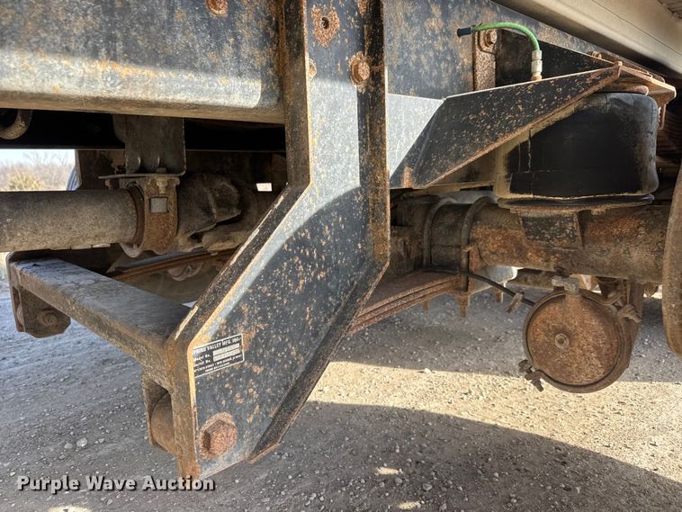 image for item ET4129 2004 International 4400 SBA  rollback truck