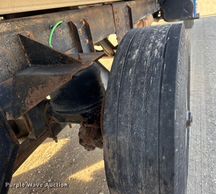 image for item ET4129 2004 International 4400 SBA  rollback truck