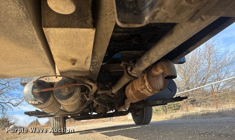 image for item ET4129 2004 International 4400 SBA  rollback truck