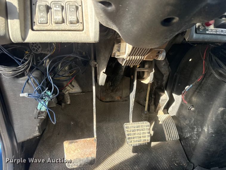 image for item ET4129 2004 International 4400 SBA  rollback truck