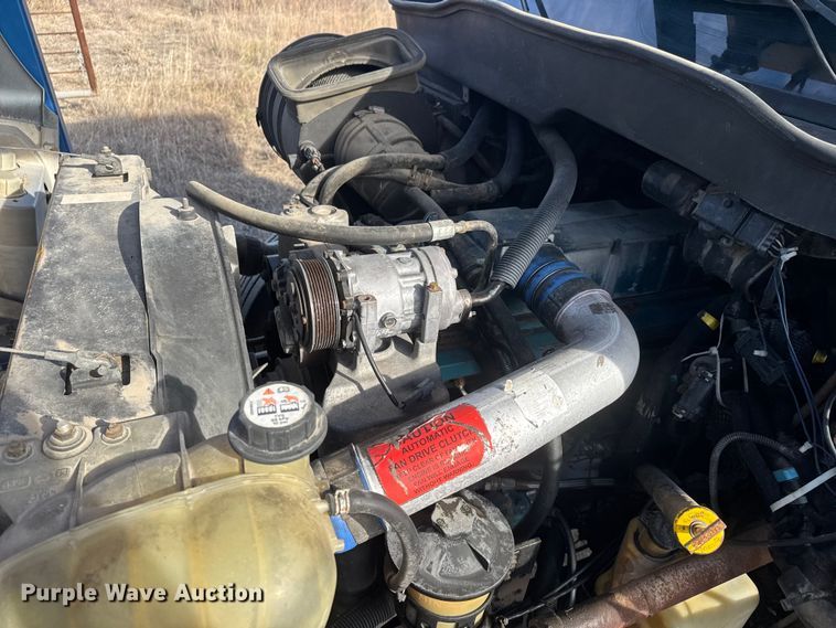 image for item ET4129 2004 International 4400 SBA  rollback truck