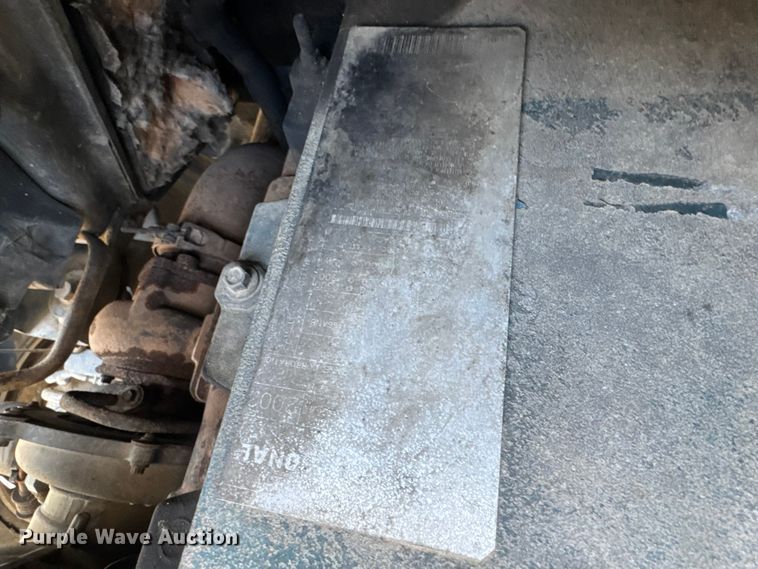 image for item ET4129 2004 International 4400 SBA  rollback truck