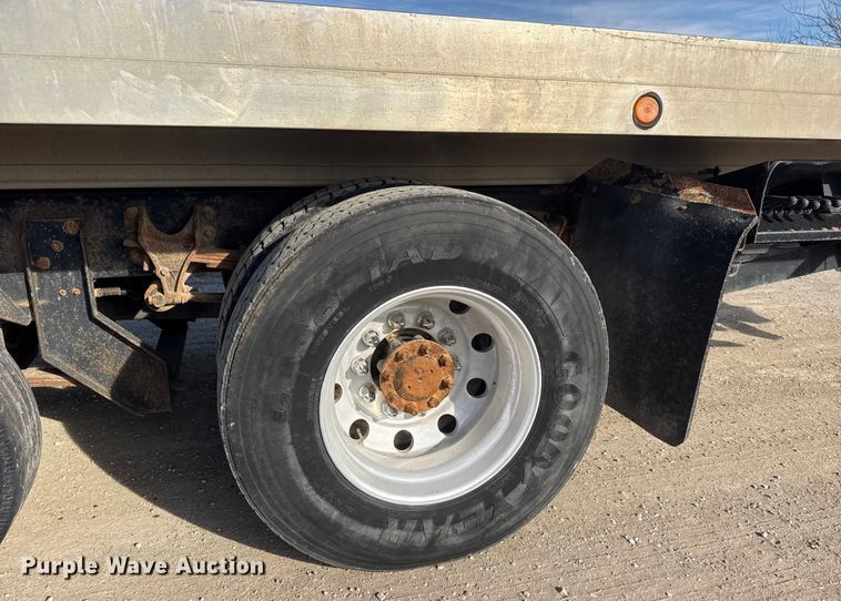 image for item ET4129 2004 International 4400 SBA  rollback truck