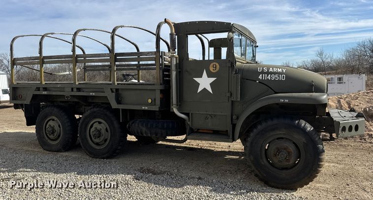 image for item ET4133 1952 GMC M135 flatbed truck