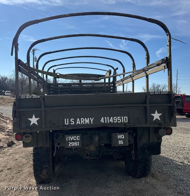 image for item ET4133 1952 GMC M135 flatbed truck