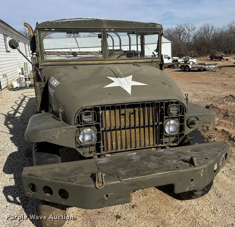 image for item ET4133 1952 GMC M135 flatbed truck