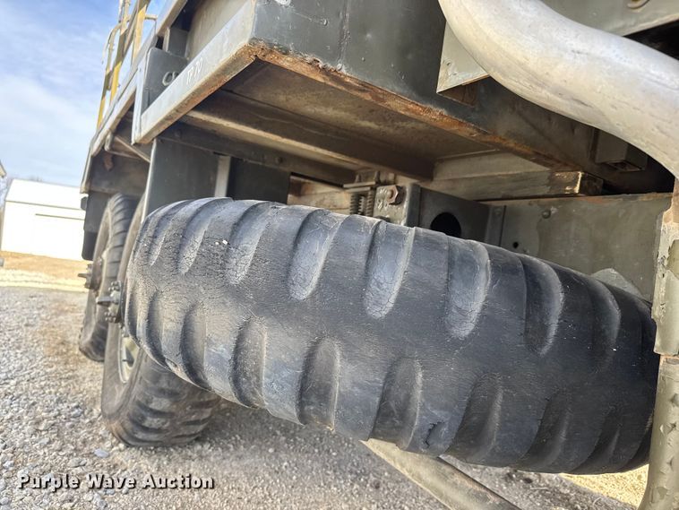 image for item ET4133 1952 GMC M135 flatbed truck