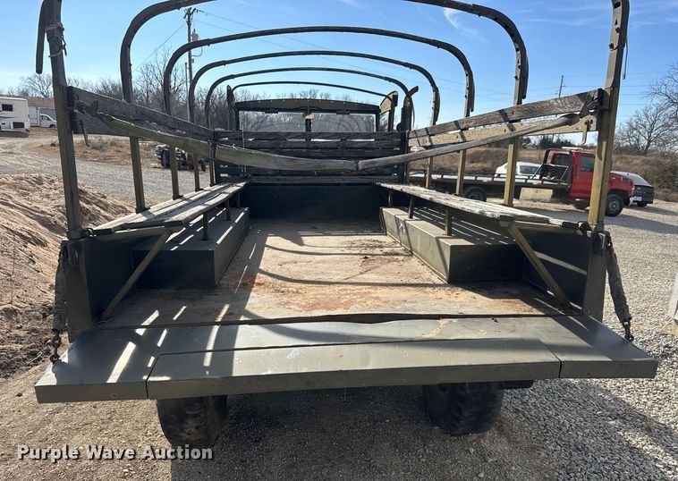 image for item ET4133 1952 GMC M135 flatbed truck