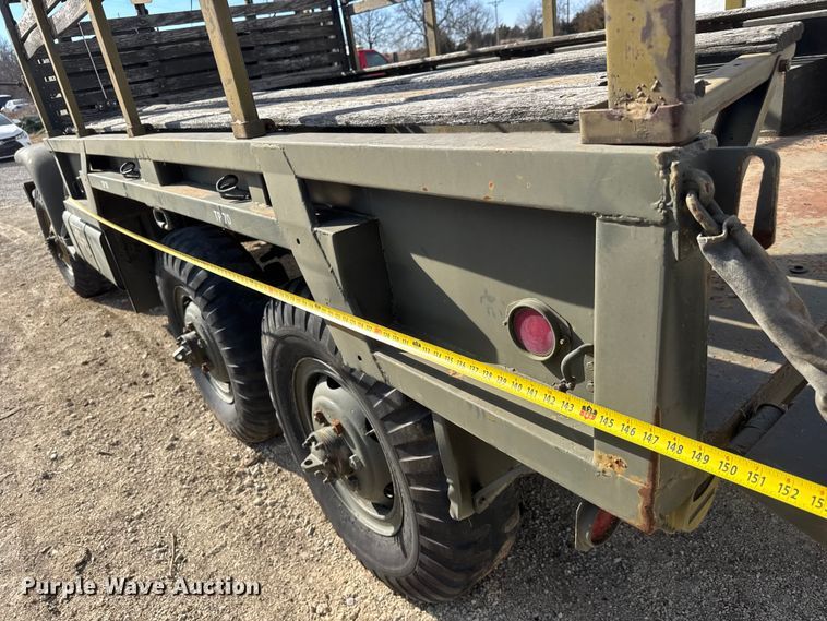 image for item ET4133 1952 GMC M135 flatbed truck