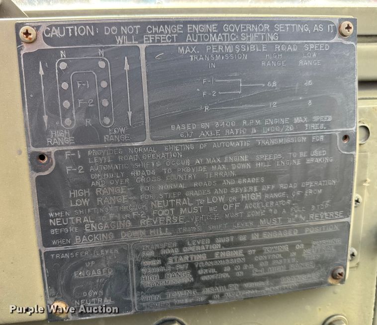 image for item ET4133 1952 GMC M135 flatbed truck