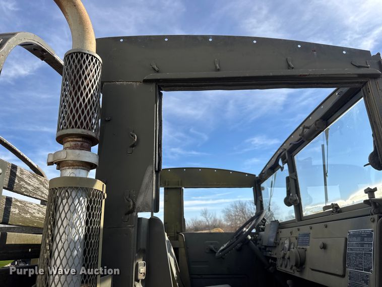 image for item ET4133 1952 GMC M135 flatbed truck