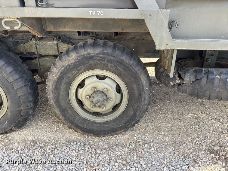 image for item ET4133 1952 GMC M135 flatbed truck