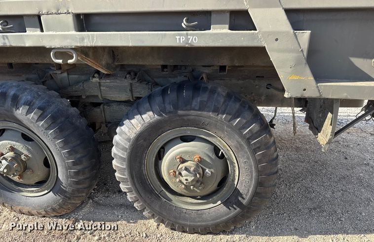 image for item ET4133 1952 GMC M135 flatbed truck