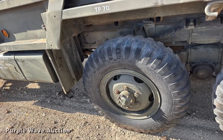 image for item ET4133 1952 GMC M135 flatbed truck