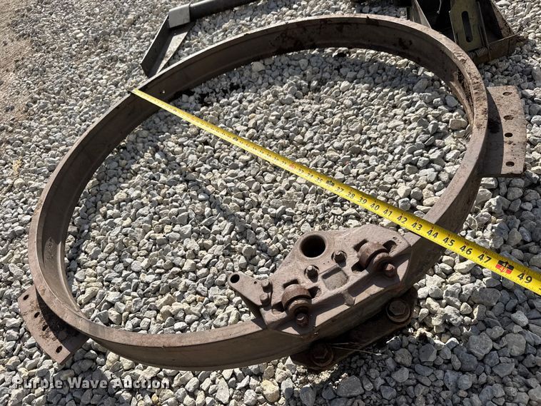 image for item ET4133 1952 GMC M135 flatbed truck