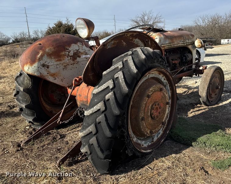 image for item ET4134 Ford 9N tractor