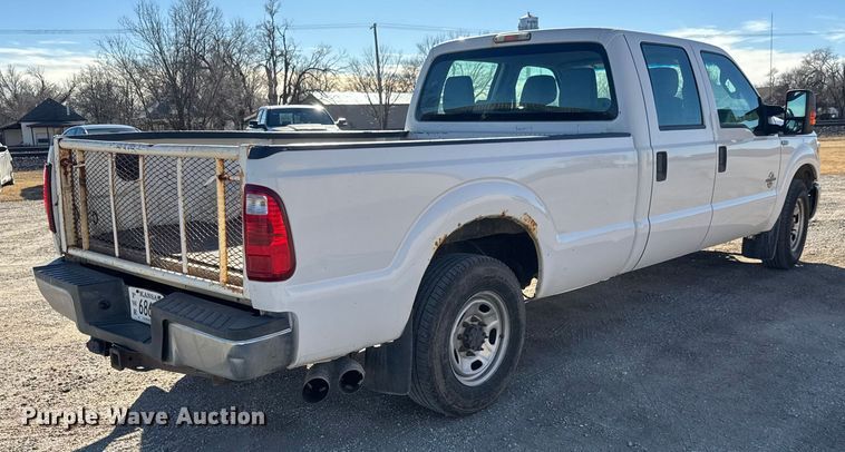 image for item ET4143 2015 Ford F350 Crew Cab pickup truck