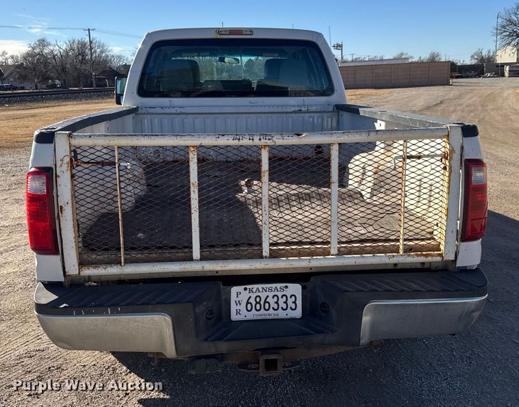 image for item ET4143 2015 Ford F350 Crew Cab pickup truck