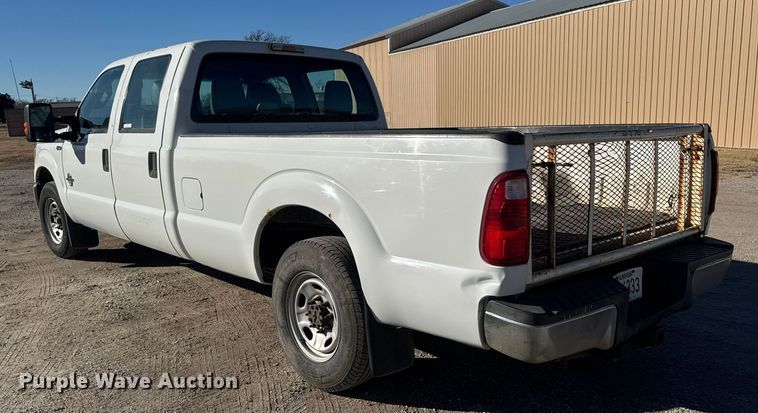 image for item ET4143 2015 Ford F350 Crew Cab pickup truck