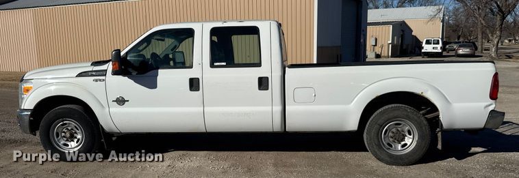 image for item ET4143 2015 Ford F350 Crew Cab pickup truck