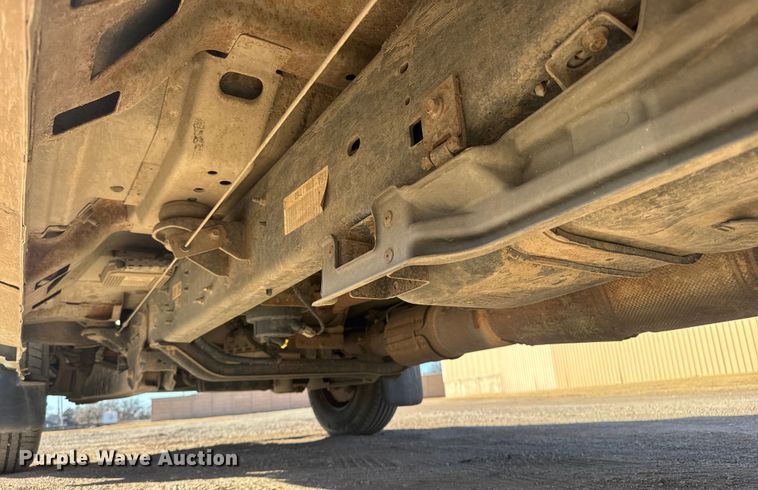 image for item ET4143 2015 Ford F350 Crew Cab pickup truck