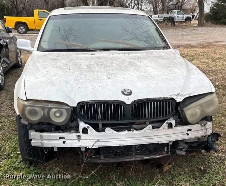 image for item ET4145 2002 BMW 745i limousine