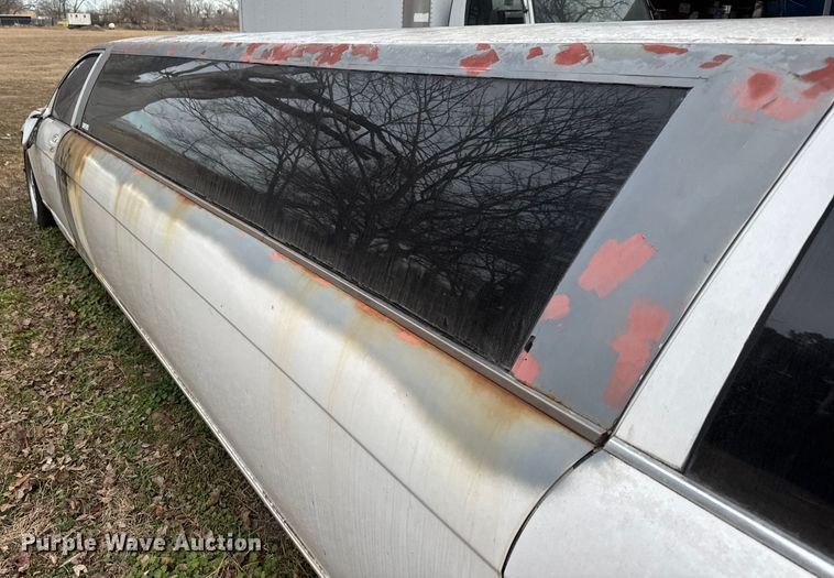 image for item ET4145 2002 BMW 745i limousine