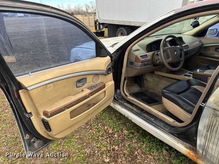 image for item ET4145 2002 BMW 745i limousine