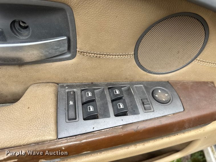 image for item ET4145 2002 BMW 745i limousine