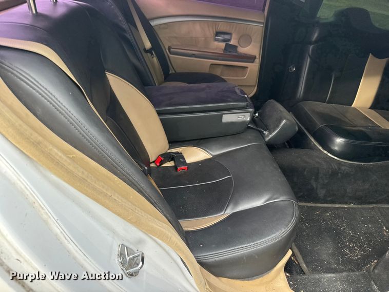 image for item ET4145 2002 BMW 745i limousine