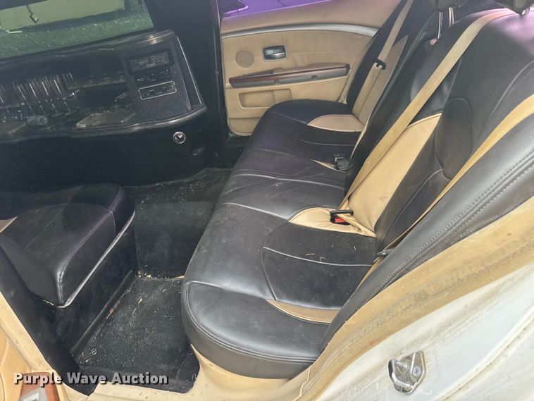 image for item ET4145 2002 BMW 745i limousine