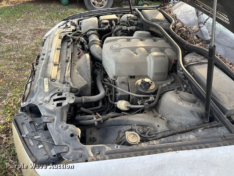 image for item ET4145 2002 BMW 745i limousine