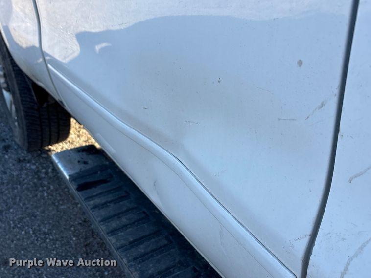 image for item ET5411 2018 Chevrolet Silverado 2500HD Crew Cab pickup truck