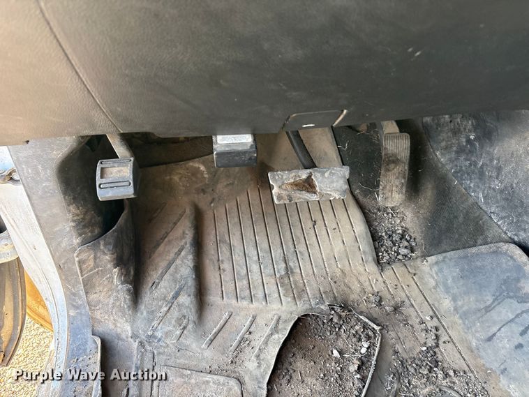 image for item ET5411 2018 Chevrolet Silverado 2500HD Crew Cab pickup truck