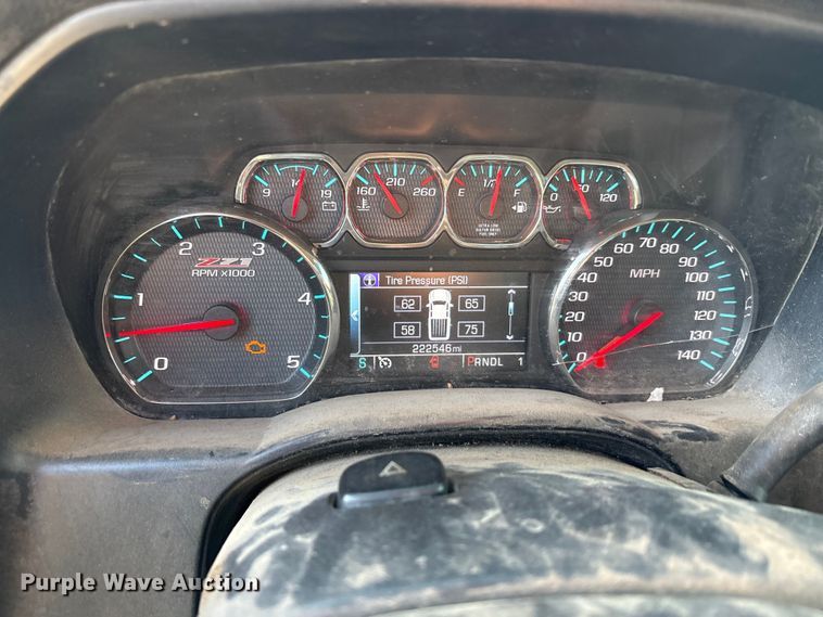 image for item ET5411 2018 Chevrolet Silverado 2500HD Crew Cab pickup truck