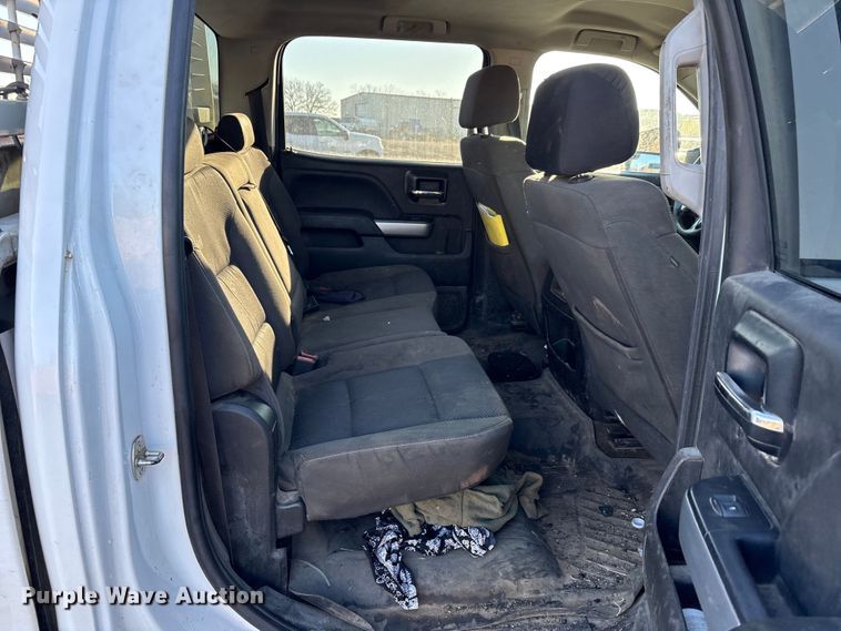 image for item ET5411 2018 Chevrolet Silverado 2500HD Crew Cab pickup truck