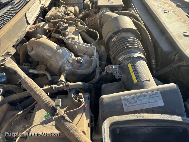 image for item ET5411 2018 Chevrolet Silverado 2500HD Crew Cab pickup truck