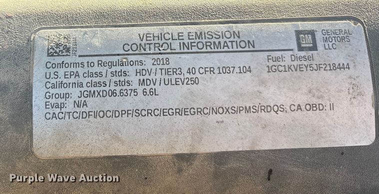 image for item ET5411 2018 Chevrolet Silverado 2500HD Crew Cab pickup truck