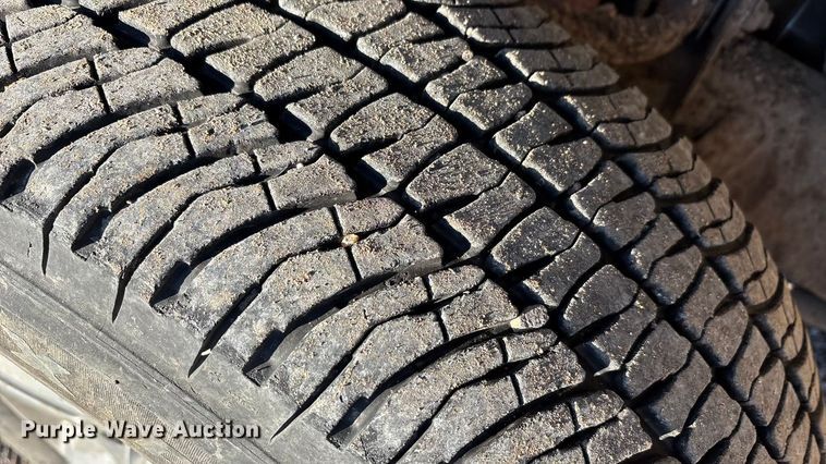 image for item ET5411 2018 Chevrolet Silverado 2500HD Crew Cab pickup truck