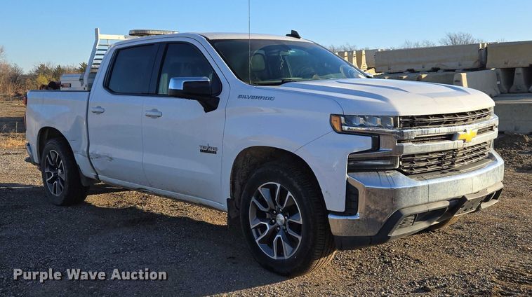 image for item ET5418 2020 Chevrolet Silverado 1500 Crew Cab pickup truck