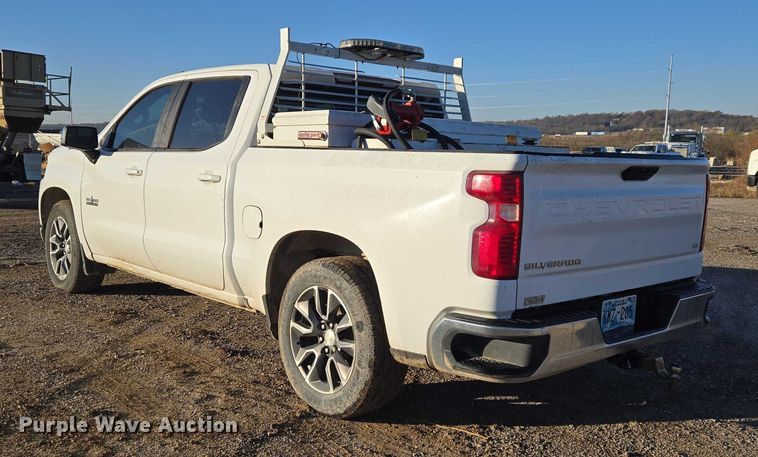 image for item ET5418 2020 Chevrolet Silverado 1500 Crew Cab pickup truck